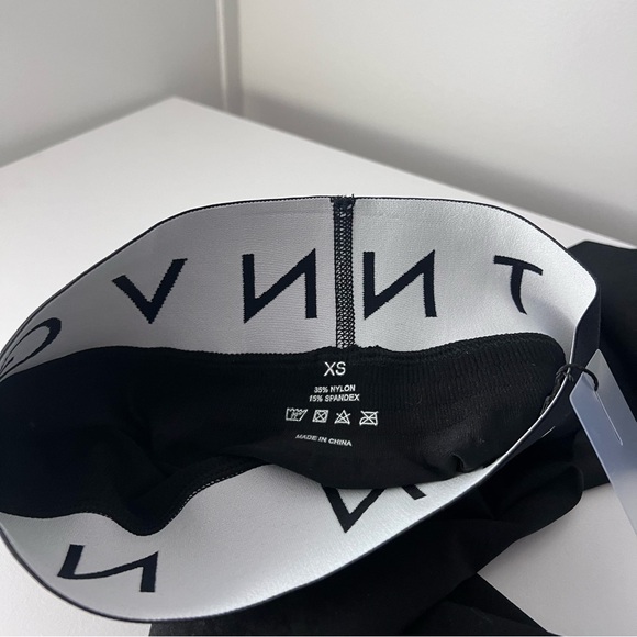 NWT NVGTN Black Sport Seamless Leggings - Picture 9 of 10